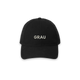 Schwarze GRAU Cap aus 100% Bio-Baumwolle mit hochwertig gesticktem GRAU Logo, nachhaltiges Fairtrade-Design.