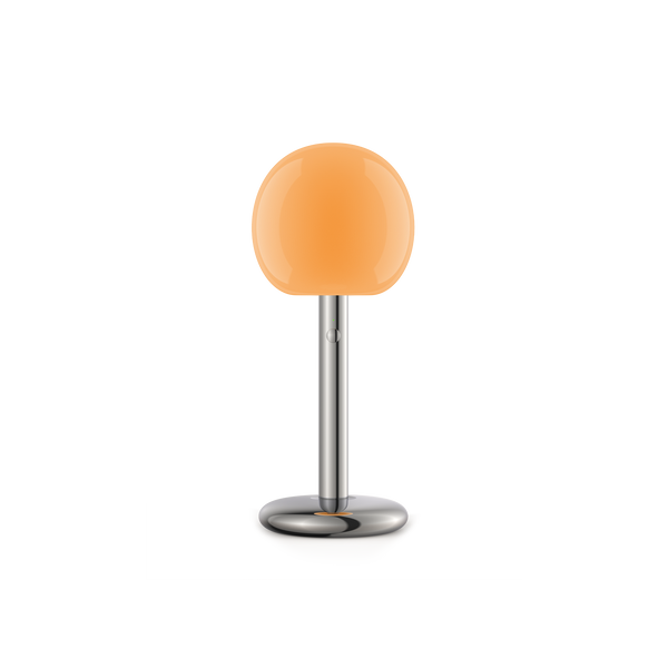 Fire Table von GRAU, elegante Tischleuchte aus poliertem Aluminium mit mundgeblasenem Glas und warmem, dimmbarem Licht