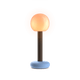 Fire von GRAU, mobile dimmbare Tischleuchte aus Aluminium und mundgeblasenem Glas mit warmem, bewegtem Lichtdesign.
