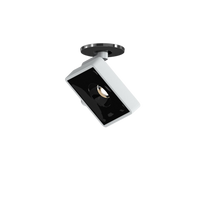 Studio Strahler von GRAU mit rechteckigem, weißem Gehäuse und schwarzer Lichtfläche, flexibel neigbar für modernes Lichtdesign.