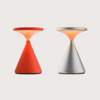 Salt Bundle von GRAU mit zwei minimalistischen Designerleuchten, Kegel-Form, metallisch matt, warmes, dimmbares LED-Licht.