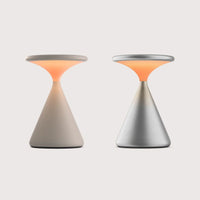 Salt Bundle von GRAU mit zwei minimalistischen, konischen LED-Tischleuchten aus Metall, warmes Licht, modernes Design